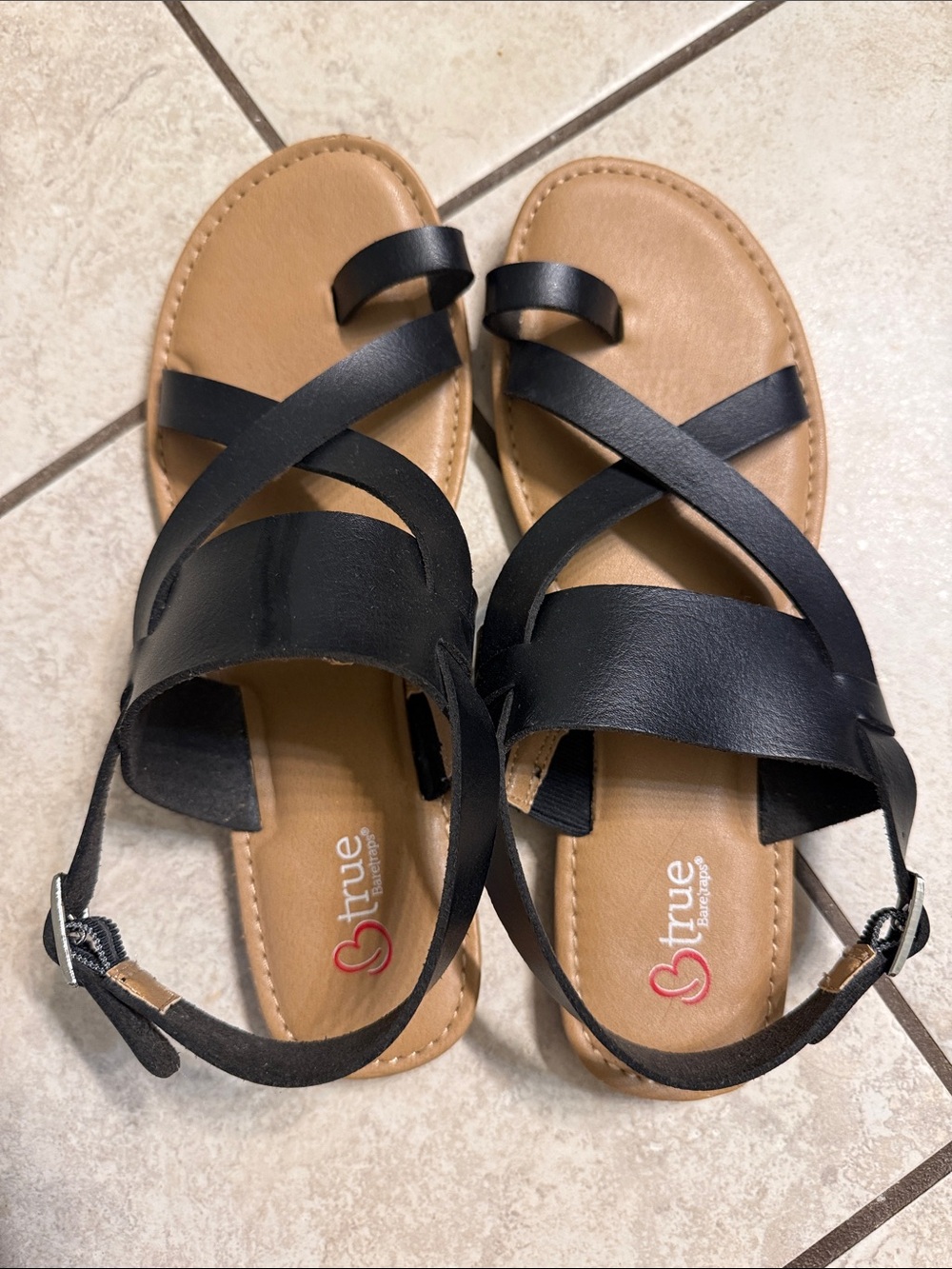 BareTraps Black and Tan Crisscross Strap Sandals Size 8